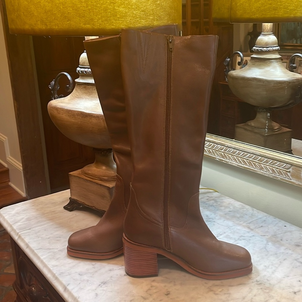 Seychelles Itinerary Boot Camel size 8 NWOT